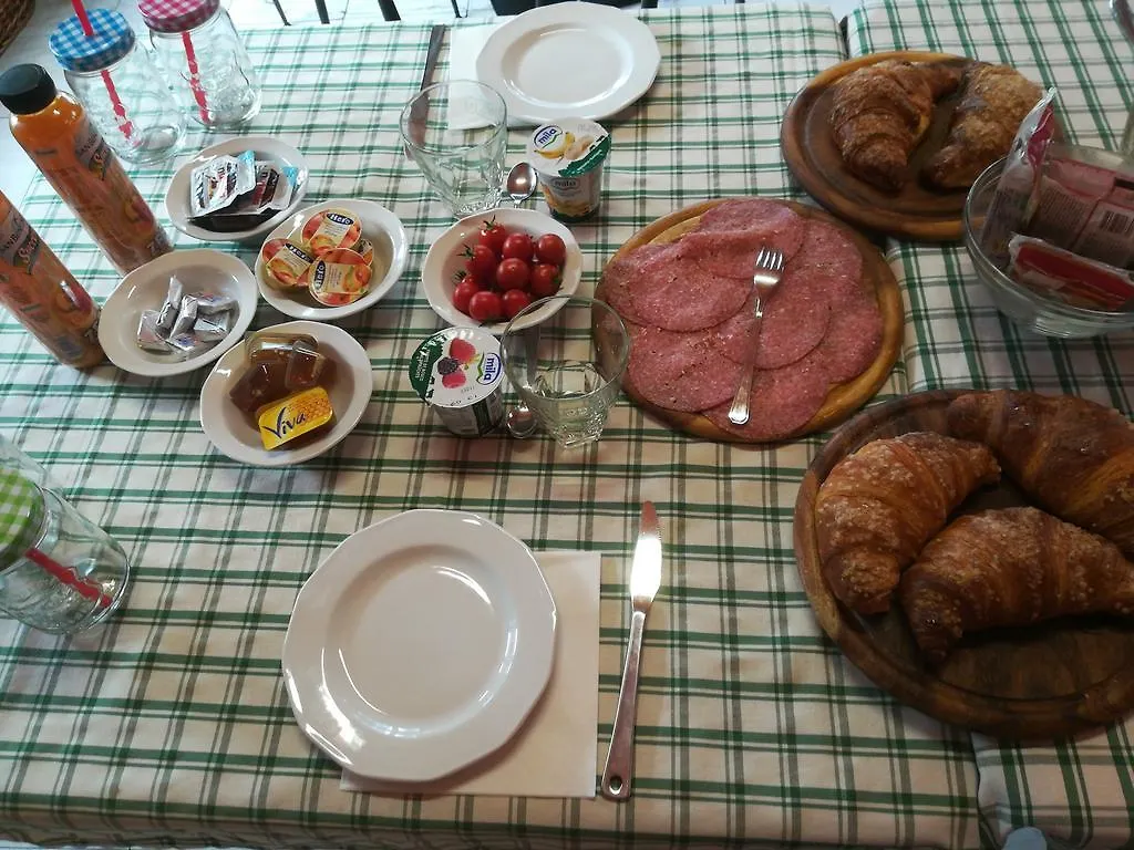 B&B L'Isoletta Alojamento de Acomodação e Pequeno-almoço Valbrona